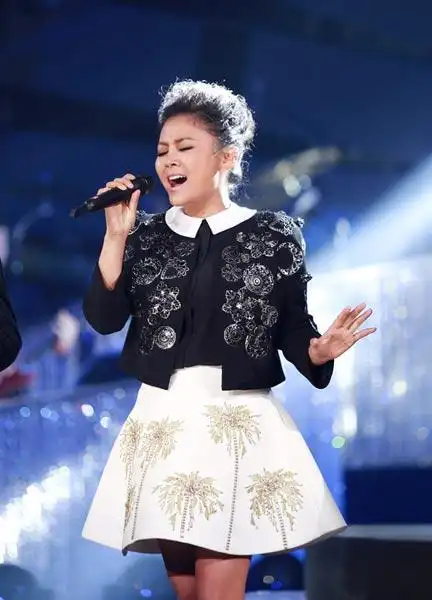 阿鲁阿卓歌曲改变了彝族歌手的面貌!