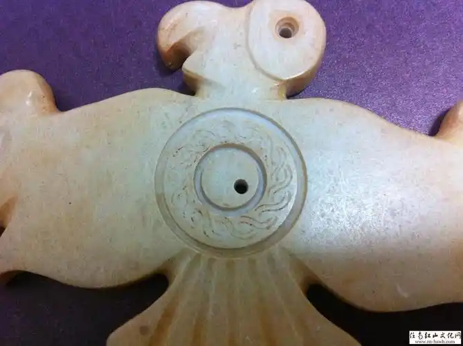 凌家滩文化玉鹰两件