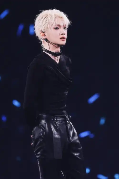 环球时报刊登周震南演唱会#zzn#周震南实体专上线秒