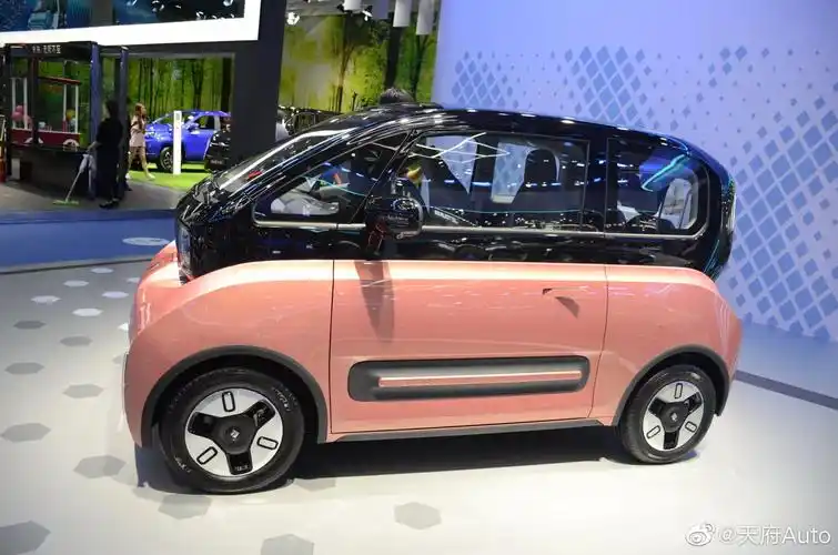 新宝骏e300这是一个应该出现在科幻电影里面的小车