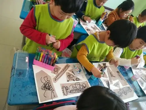 九龙达天使幼儿园大二班小梵高美术课----惊蛰