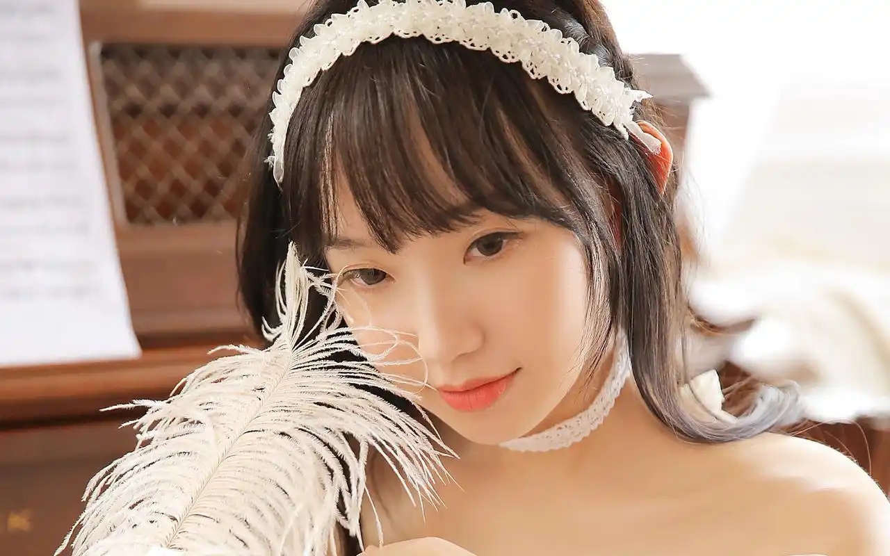 蕾丝纱裙美女唯美写真高清壁纸