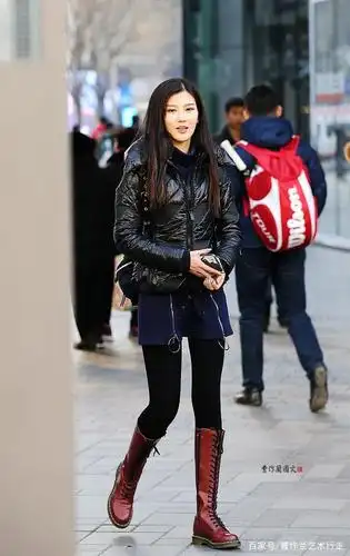 讲究品质的美女更爱真皮高筒靴,穿出皮质的感觉,让搭配有高级感