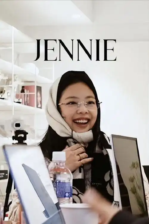 jennie更新最新工作室首秀vlog白色校服造型嫩得可以掐出水