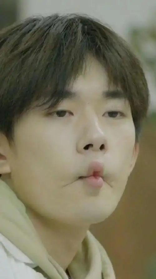 千玺撅嘴的样子太可爱了