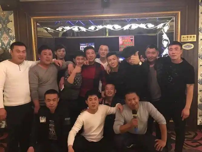 一年一度的兄弟聚会又开始了 感谢一生中有这一群好哥们 愿我们的友谊