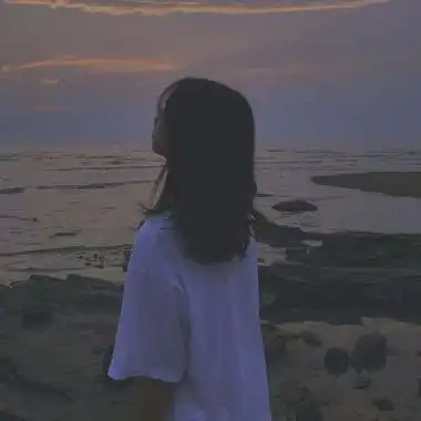 2020头像女最新版的背影_女生唯美漂亮背影头像高清原图大全_3dm手游