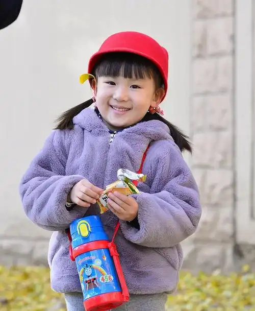 天真活泼的小朋友[8]