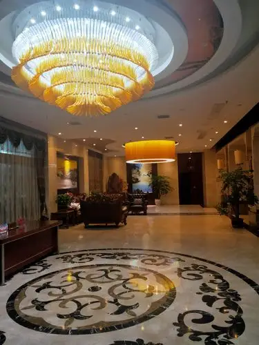 宽敞的大厅富丽堂皇!