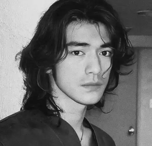 都说和金城武像