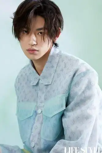 酷盖携悬浮大片杂志上线小鬼精品购物指南封面公开