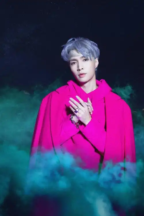 张艺兴firework启航照##张艺兴紫发海报