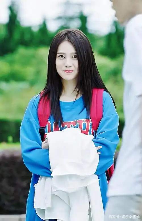 《亲爱的热爱的》"孙亚亚"服饰盘点,每件都好清纯,学生范尽显