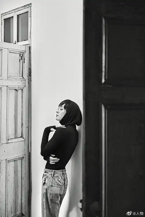 孙俪上演侧颜杀氛围感爆棚写真孙俪图片