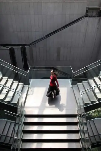 一个人的"舞台"