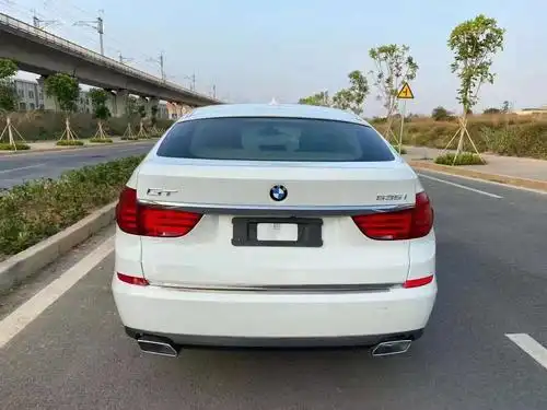 15年宝马gt535售价175万被定义为具有高性能和豪华配置的车型