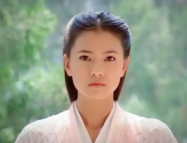 44岁的高圆圆:时光无法抹去的美丽,岁月的痕迹是她的荣耀