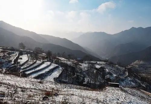 雪后,蓝田流峪寺村行