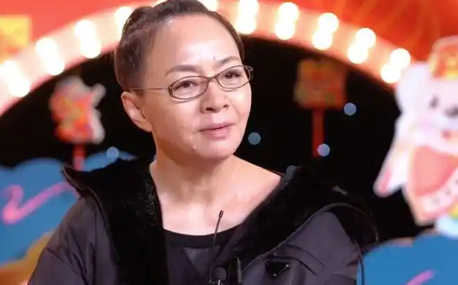 宋丹丹含泪告别春晚舞台她的时代落幕春晚小品舞台后继无人