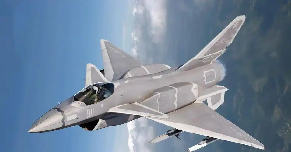 中国歼10d战机或即将亮相首次配备国产矢量喷管