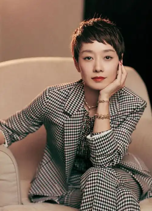 马伊琍出席儿基会主题活动 呼吁给予儿童爱与尊重