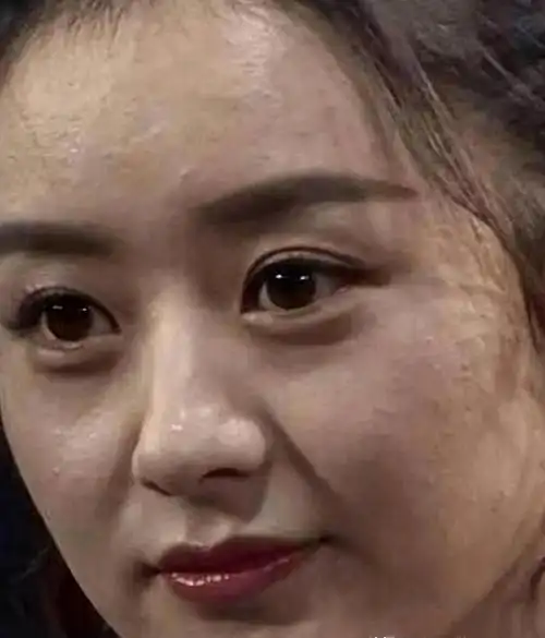 明星素颜照曝光,真相揭示:完美背后,谁在迷失真实自我?