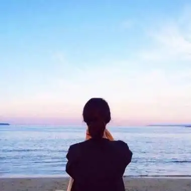 大海美女图片背影头像女生 女生头像图片大全 -【爱个性】