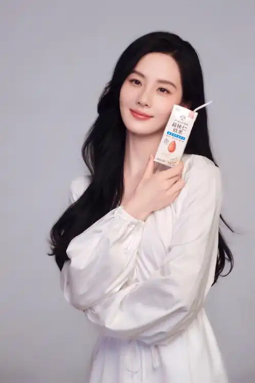 板报速报##扁桃仁效果品牌代言人刘诗诗