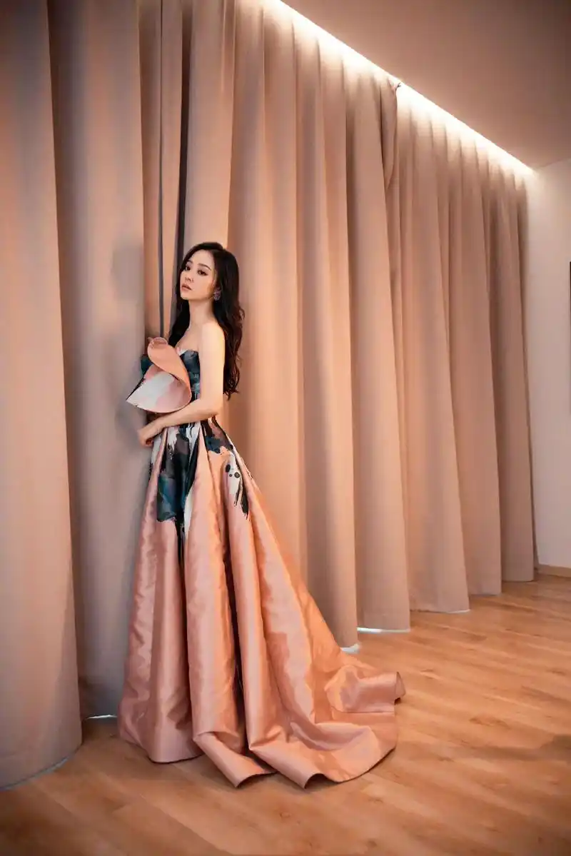 张靓颖#张靓颖#明星 #壁纸 - 抖音