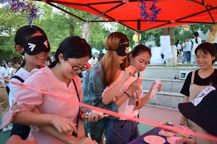 经济与管理学院开展第三届园游会