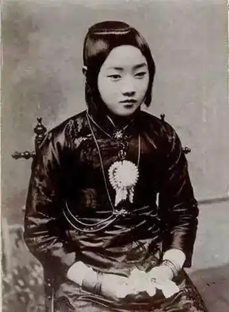 新郎变成了患痨病的大叔,她却将错就错守寡40年_刘喜奎_袁世凯_父亲