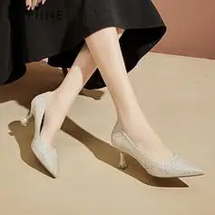 daphne达芙妮高跟鞋女尖头细跟浅口单鞋女仙女风气质增高婚宴鞋子银色