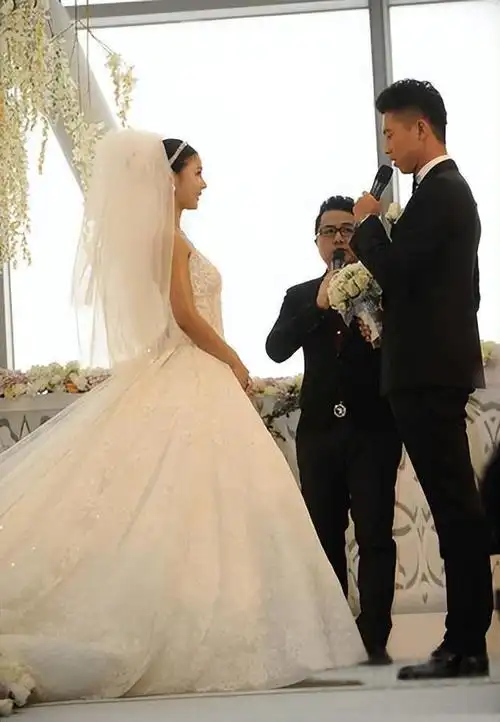 有种整容叫王雷结婚老婆李小萌变化不大他却脱胎换骨