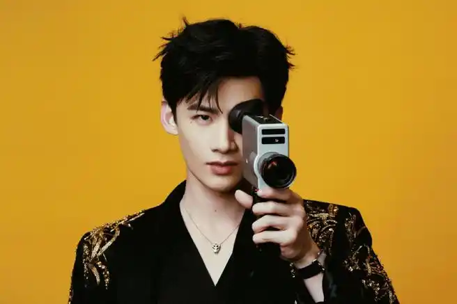 微博之夜##白敬亭微博之夜出发图