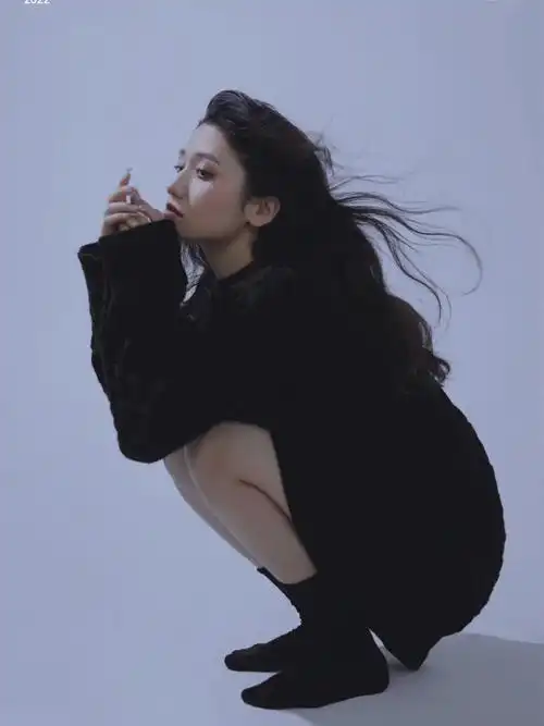 诉说关于自己二十岁阶段情绪高冷时尚写真