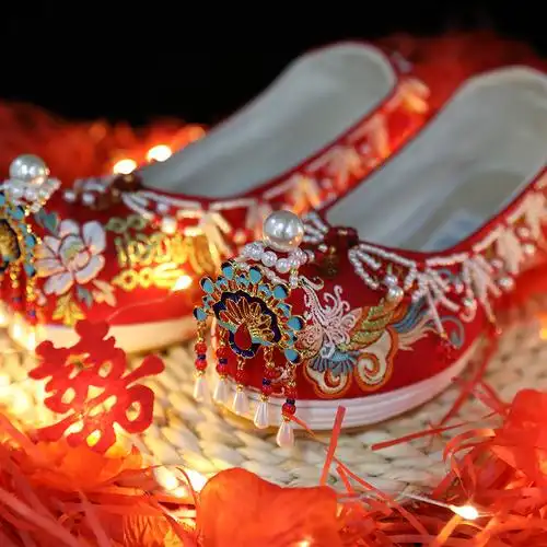 婚红色翘头履古代内增高绣花汉服鞋已售200新品天猫￥269券后价￥183