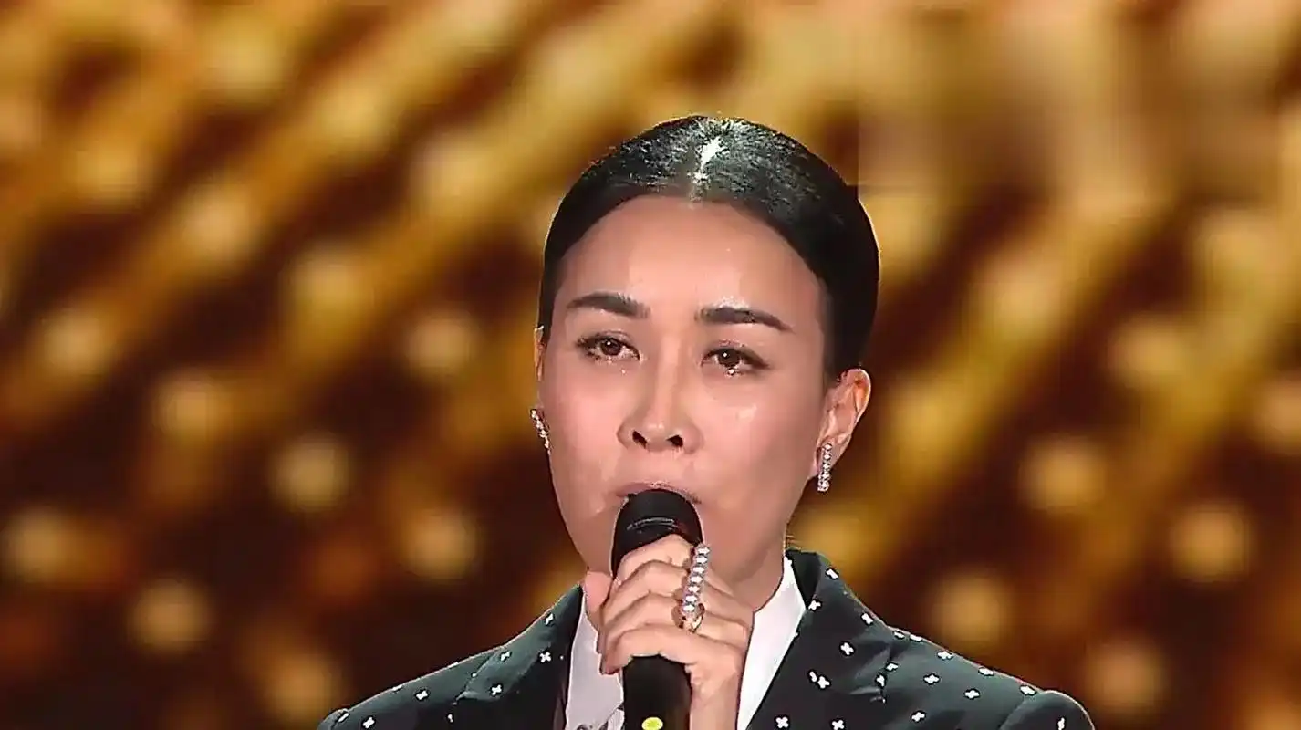 田震,和那英杠上了!