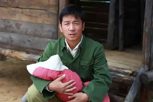 养父的花样年华郎德贵剧照