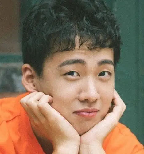 郭麒麟@边允研-iiidol头像铺-话本小说网