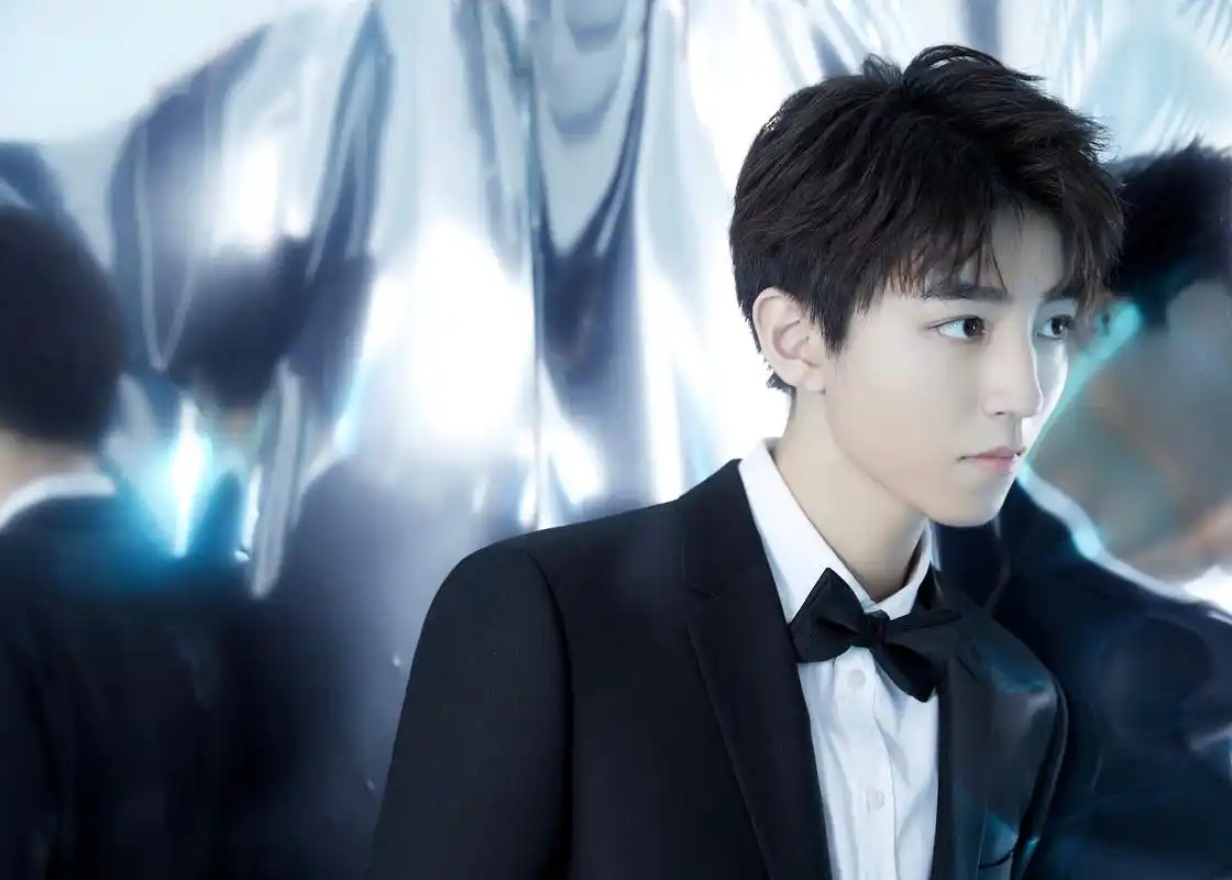 王俊凯跨越山海,无论身在何方,殷殷赤子之心始终常伴,今早10:50东方