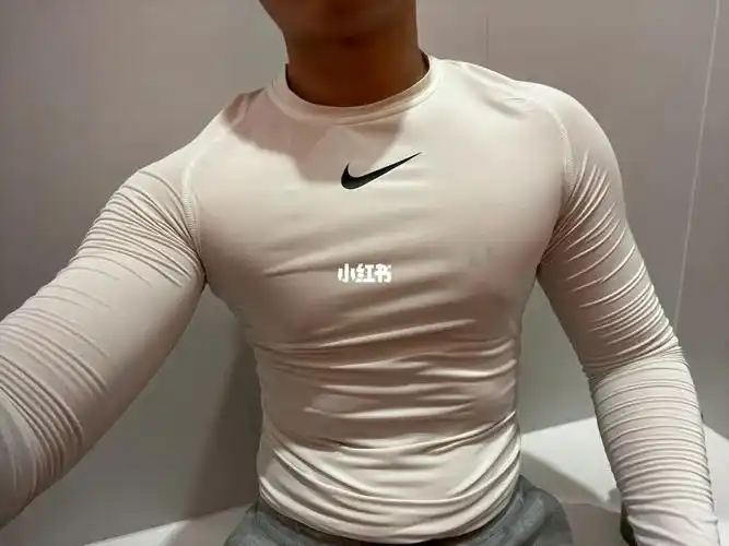 男生健身是胸大吸引人还是有腹肌吸引人