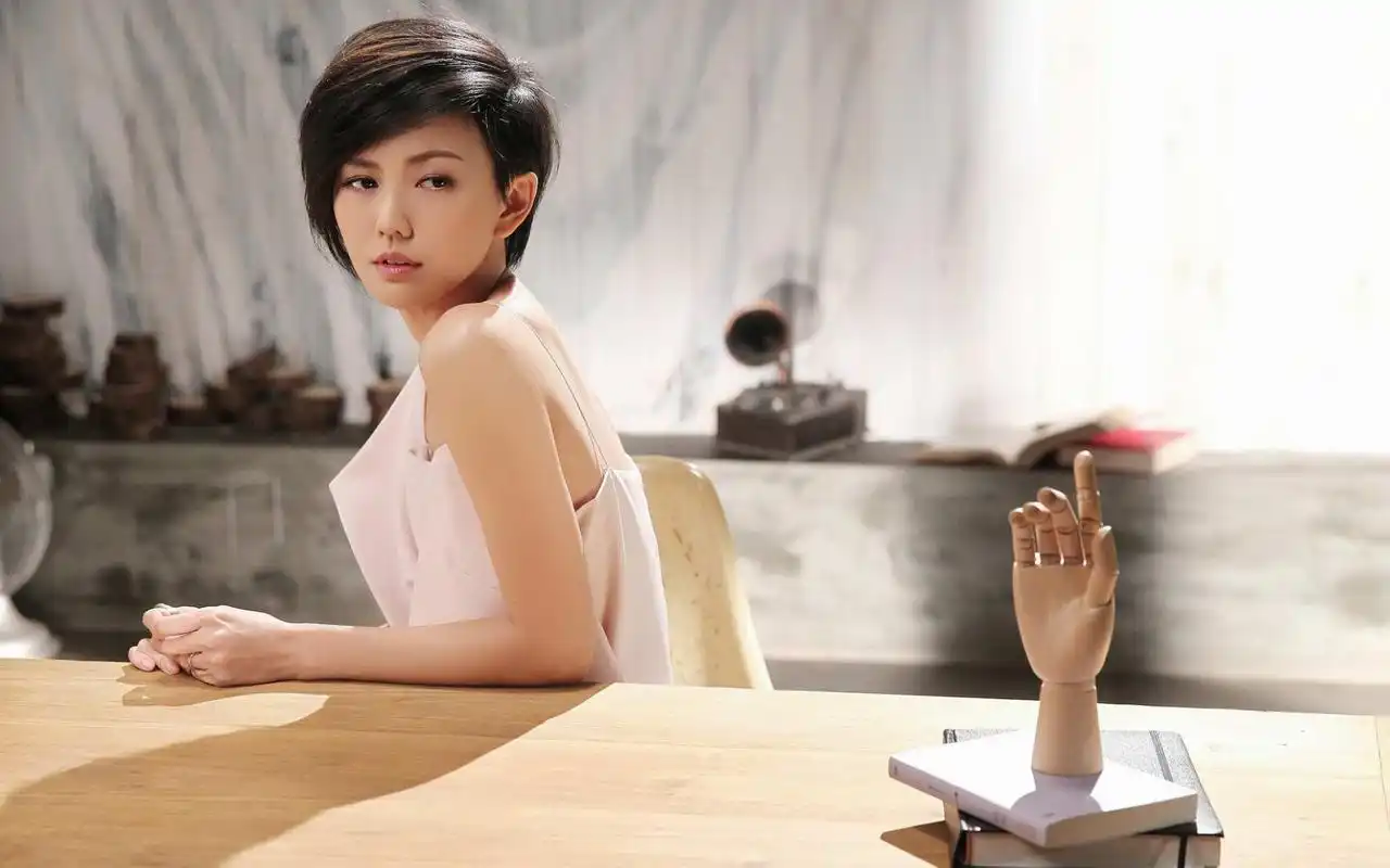 亚洲天后气质女星孙燕姿清纯养眼写真桌面壁纸(一)高清大图预览1920