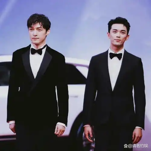 导演是刘伽茵,主演是胡歌,吴磊,齐溪,白客,黄磊等,剧情简介是:闻善在