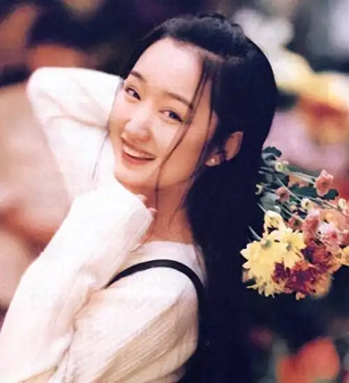 回顾杨钰莹和赖文峰分手25年曾想为他生三个孩子如今独身无儿女