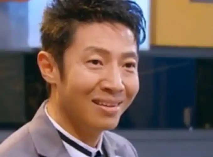 崔然竣回复撞脸撒贝宁表情包##崔然竣kpop在逃撒贝宁