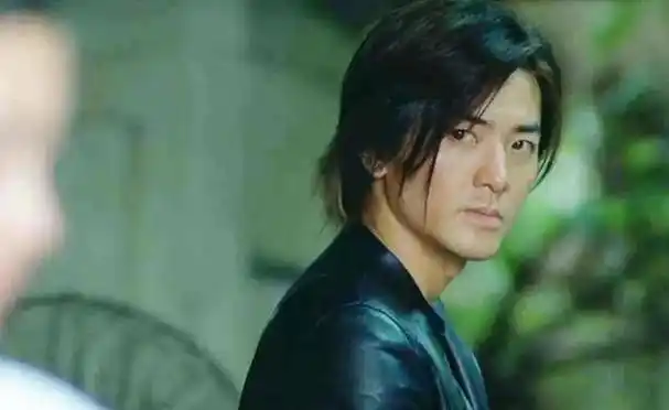 重返故土!郑伊健惊艳亮相,感动不已!