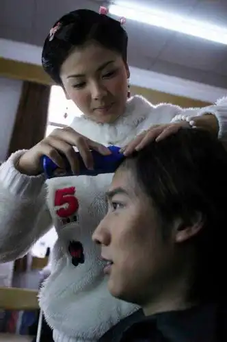 图文缘来就是你片场花絮刘涛为陈司翰剃头5