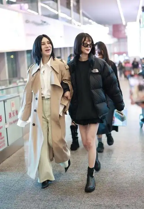 李溪芮尚雯婕结束浪姐5录制落地北京挽手热聊感情超好