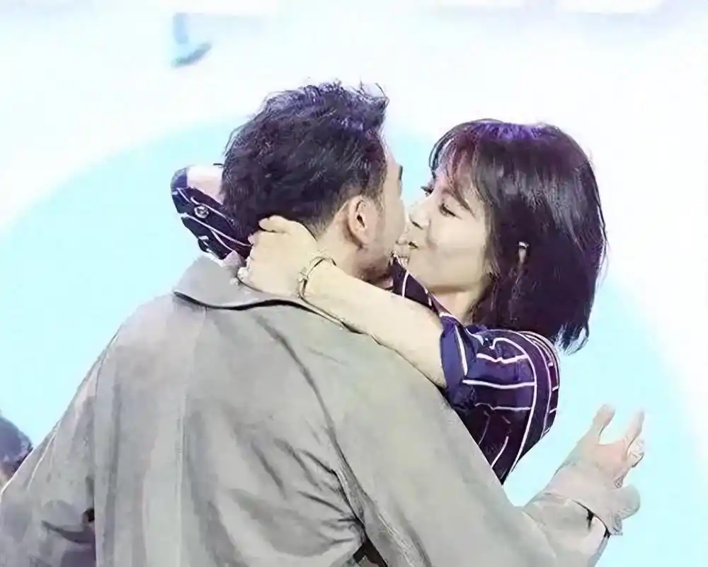 不顾央视警告顶风作案,与刘涛传出绯闻的杨烁,到底谁在给他撑腰