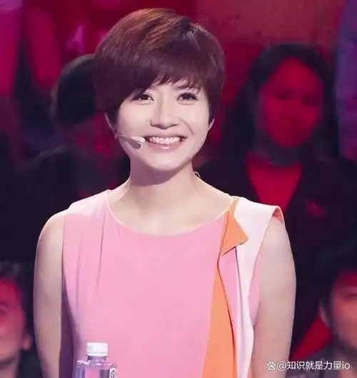 吉雪萍,曾是《十六岁花季》中聪明伶俐的白雪,如今以全新身份向大众